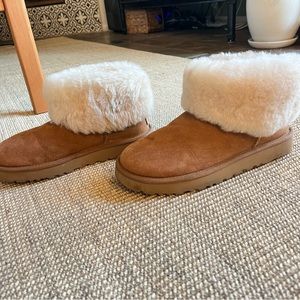 Women’s UGG Classic Mini Fluff in Chesnut